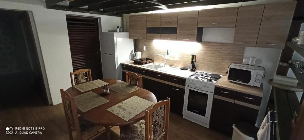 Privat L&L Apartamento Nová Lesná Exterior foto